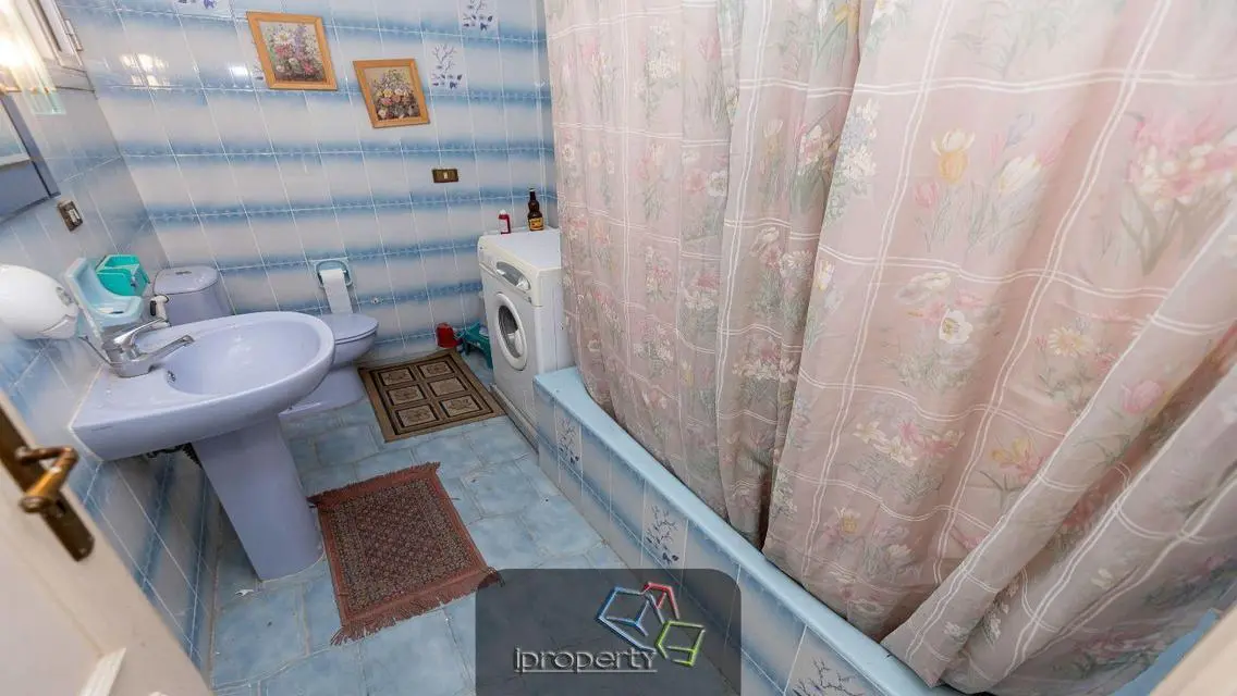 Investment Opportunity in Lakeside Apartment