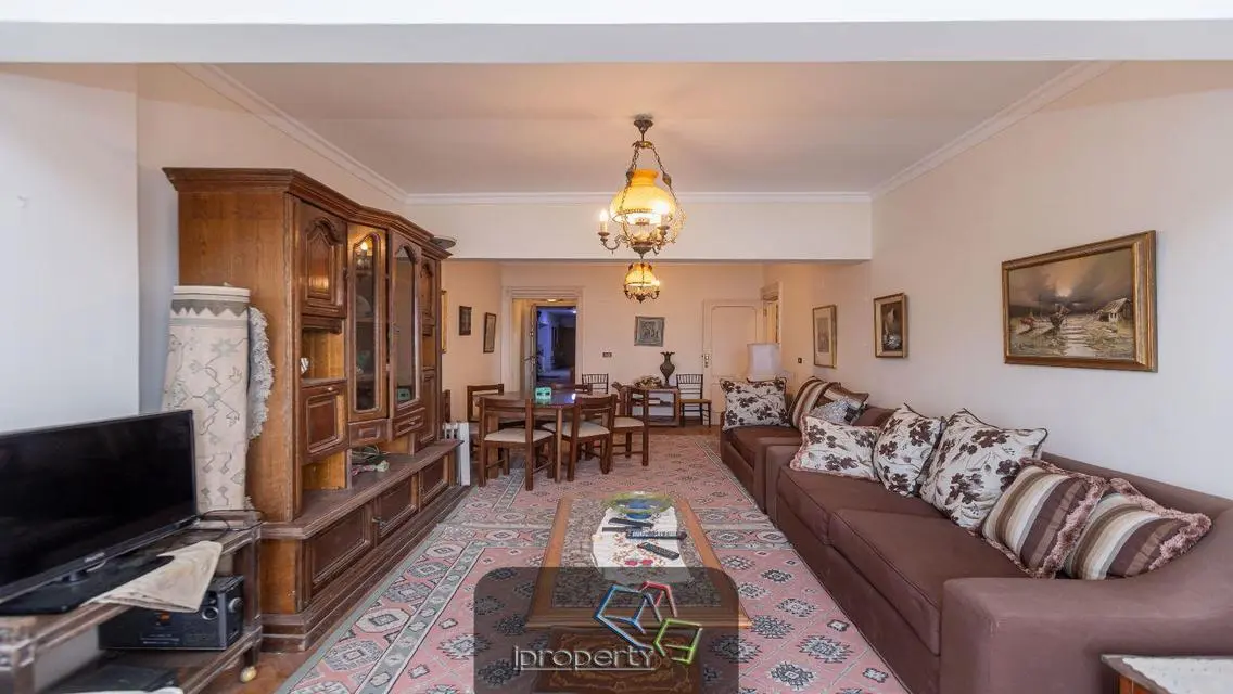 Investment Opportunity in Lakeside Apartment