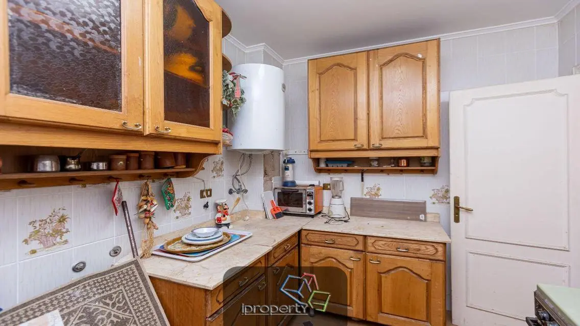 Investment Opportunity in Lakeside Apartment