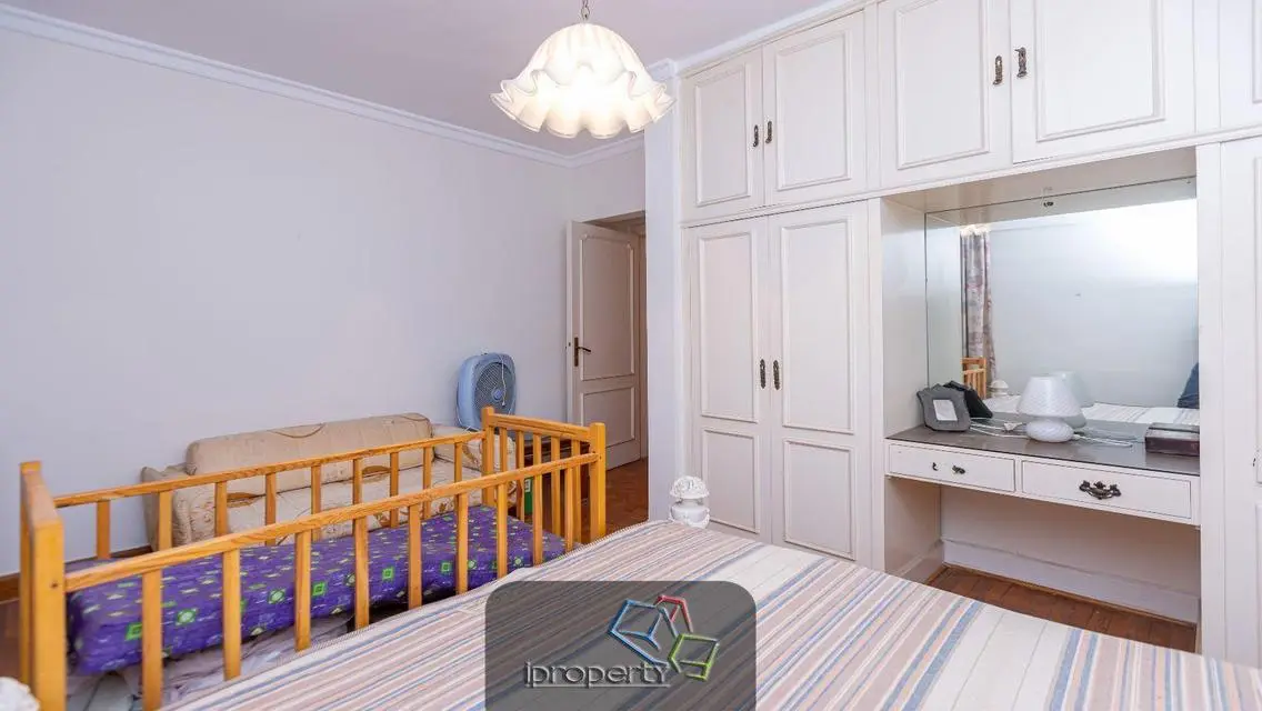 Investment Opportunity in Lakeside Apartment