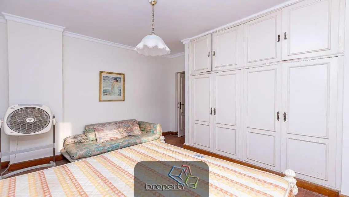 Investment Opportunity in Lakeside Apartment