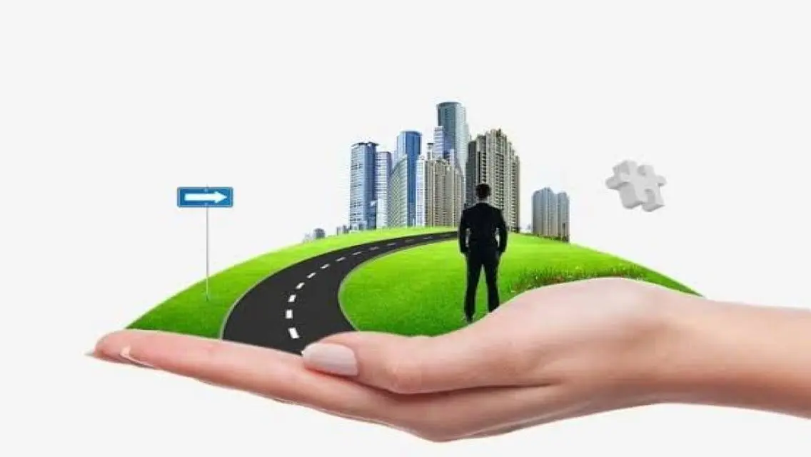 شقة فاخرة مع حديقة خاصة وإطلالة مميزة للبيع