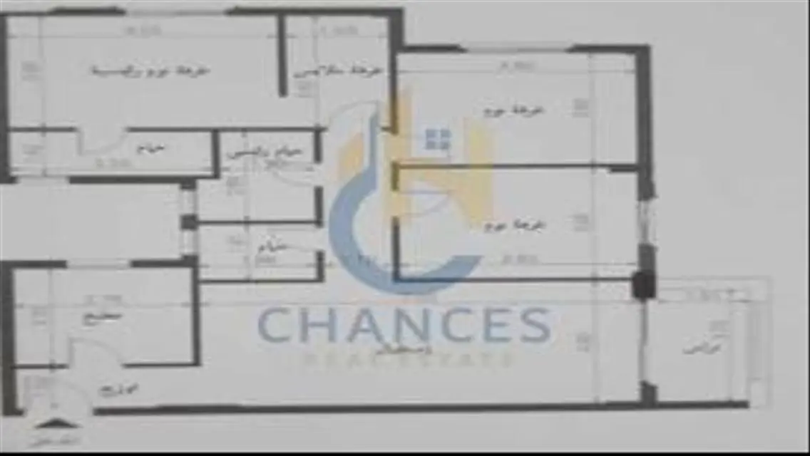 شقة فاخرة مع شرفة للبيع في قلب المدينة