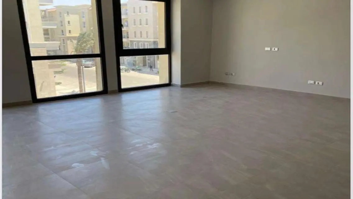 Great Investment Opportunity: Office with Ample Space