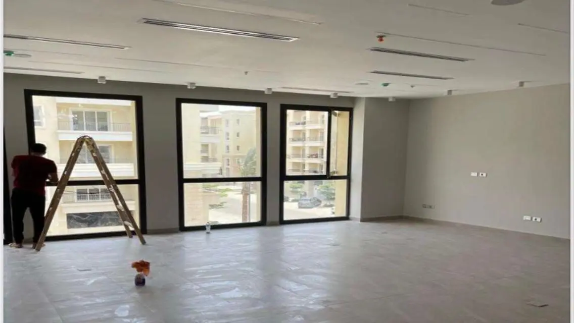 Great Investment Opportunity: Office with Ample Space