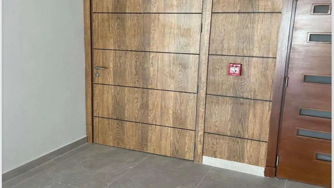 Great Investment Opportunity: Office with Ample Space