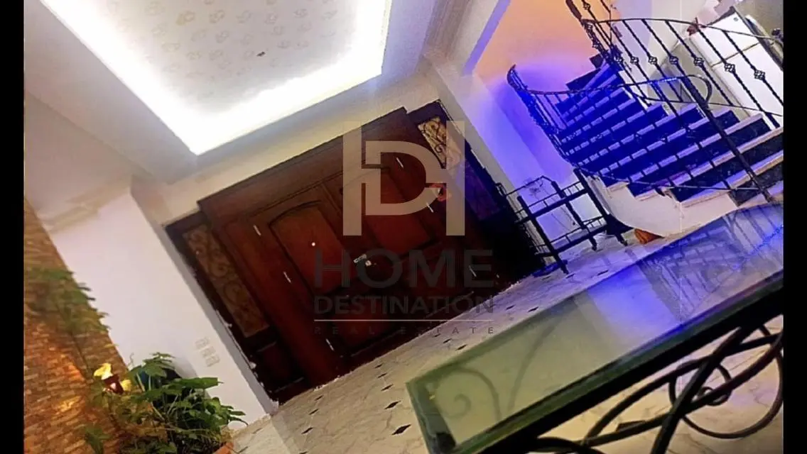 شقة فاخرة في سكاي بلازا مول بمساحة متميزة