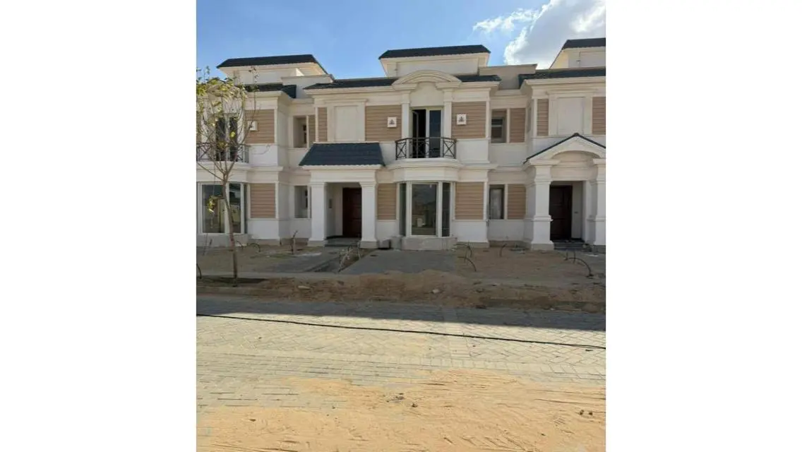 Luxury 2-Bedroom Apartment with Balcony and Shared Pool