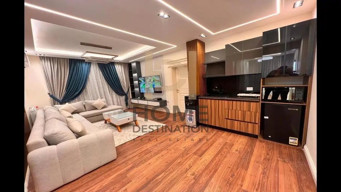 شقة فاخرة للبيع في سكاي بلازا مول
