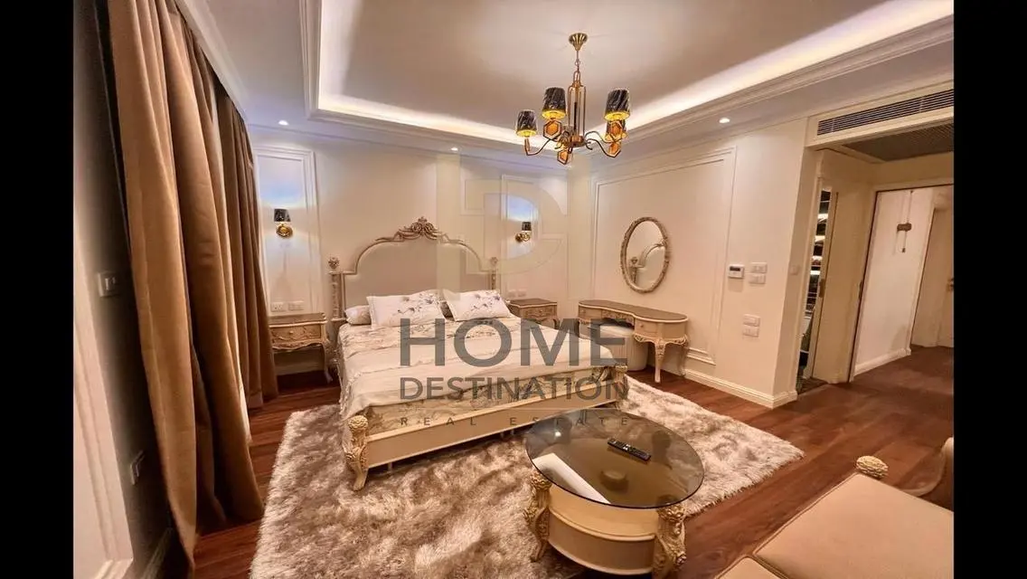 شقة فاخرة للبيع في سكاي بلازا مول
