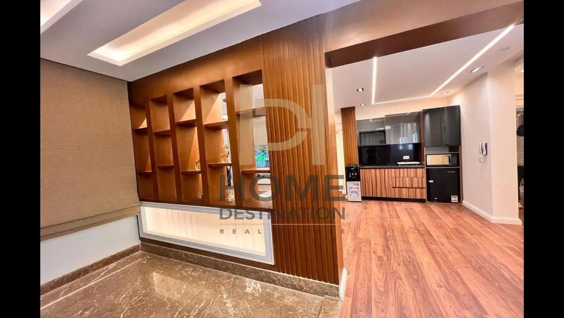 شقة فاخرة للبيع في سكاي بلازا مول