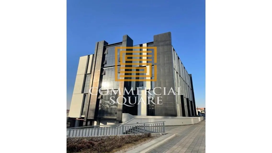 Spacious Apartment with Great Amenities