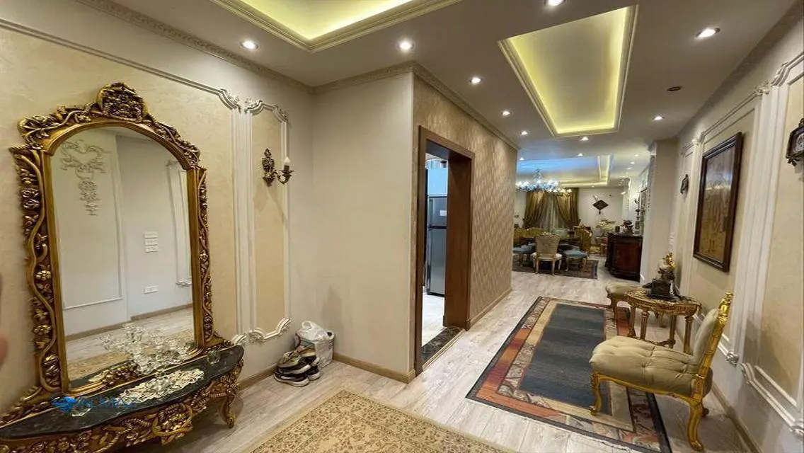 شقة مميزة في جولدن سكوير اجورا - مدينة المستقبل