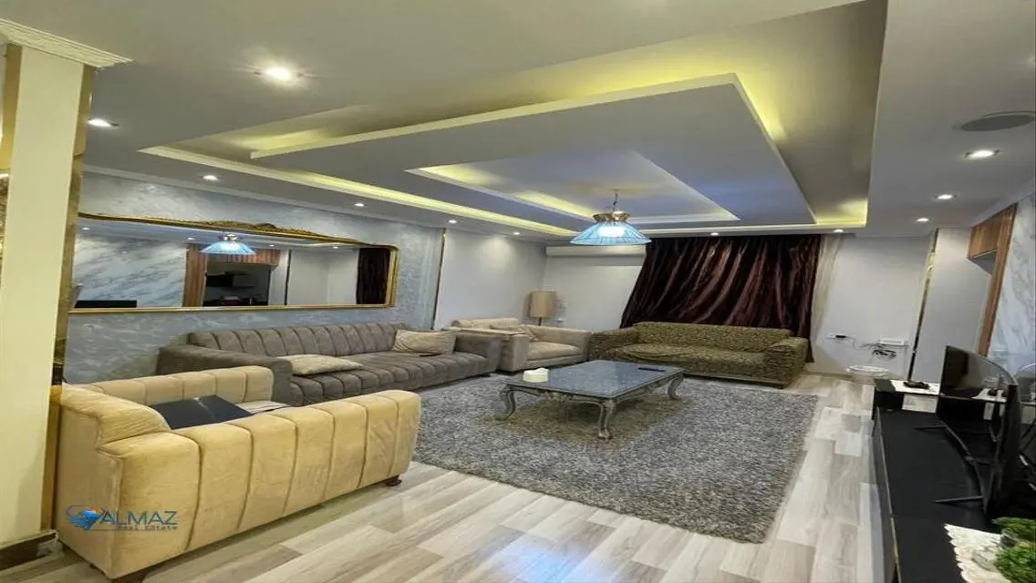 شقة مميزة في جولدن سكوير اجورا - مدينة المستقبل
