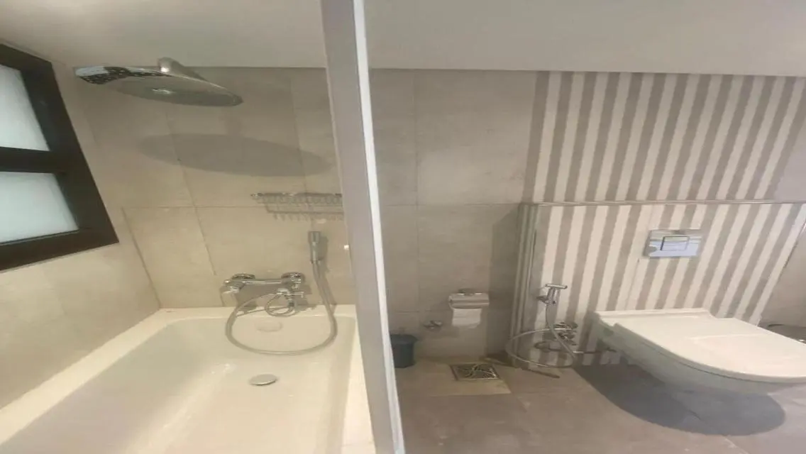 شقة مميزة للبيع في موقع رئيسي