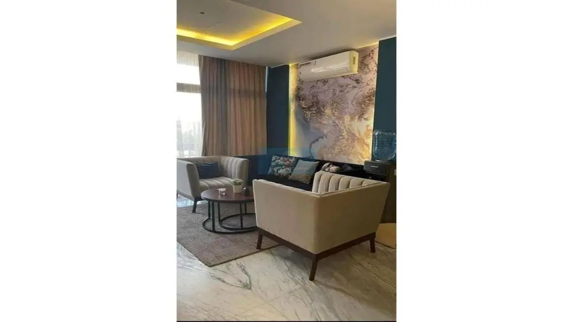 شقة فاخرة للبيع overlooking بحيرات