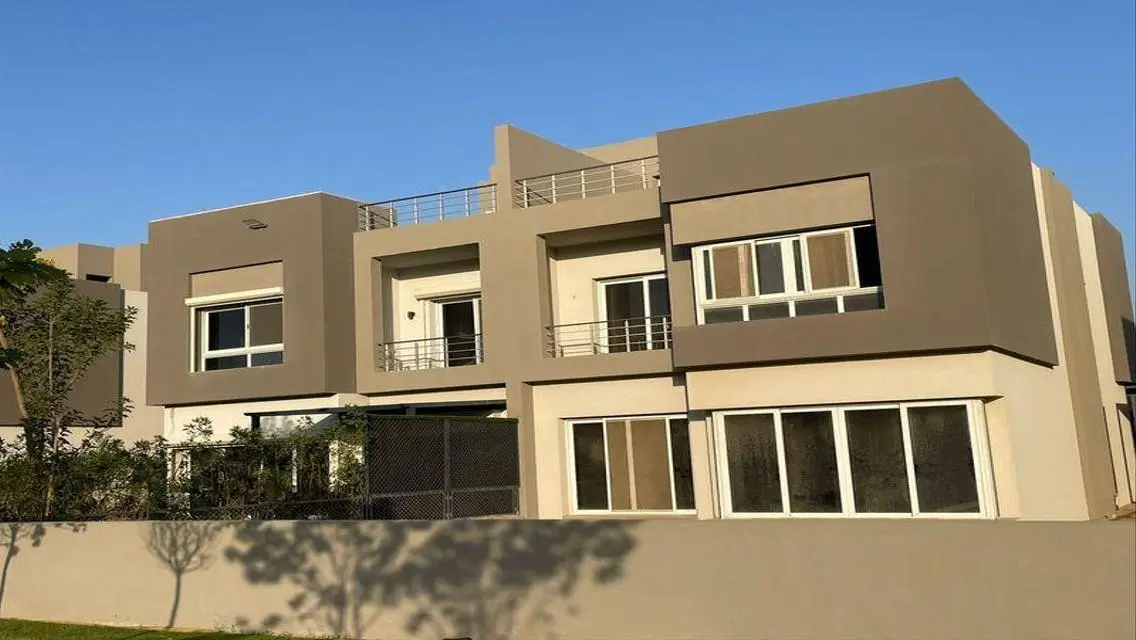 فيلا فاخرة للبيع بالسعر المناسب