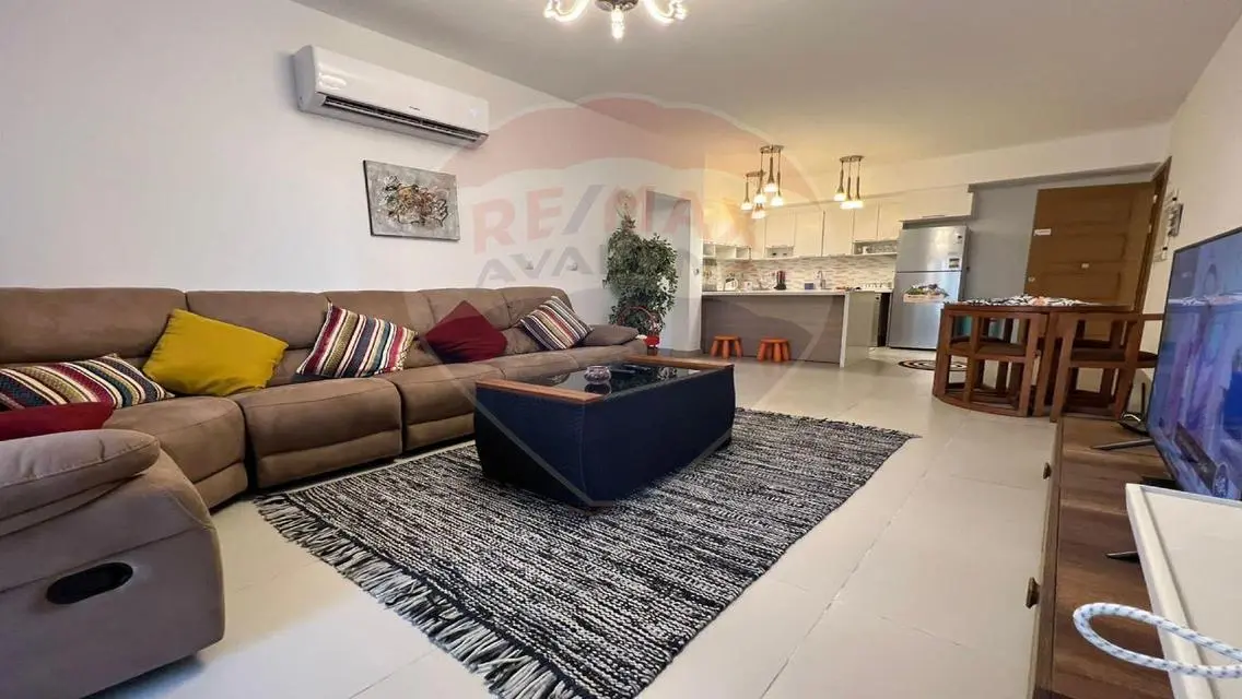 Stunning Property Overlooking Lakes - 600,000 EGP