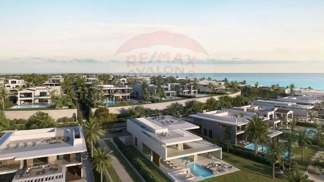 Stunning Property Overlooking Lakes - 600,000 EGP