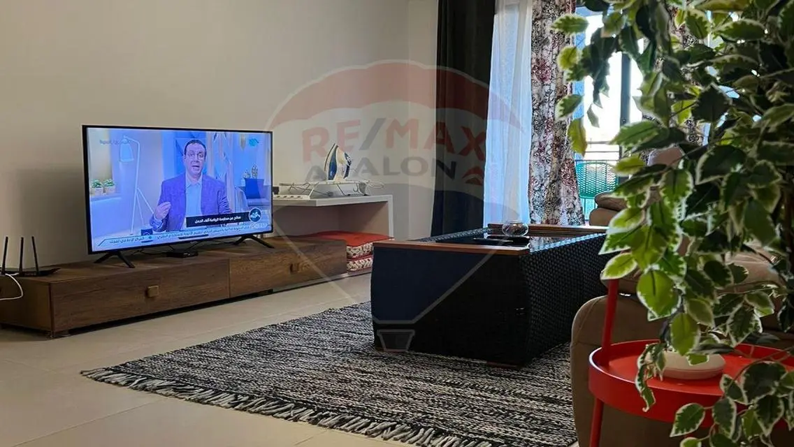 Stunning Property Overlooking Lakes - 600,000 EGP