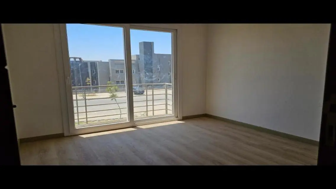 Luxury Apartment for Sale - 3 Study Rooms, 140 sqm
