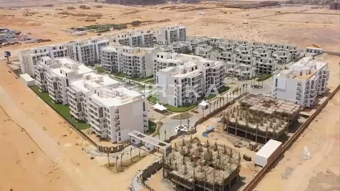Luxurious 3-Bedroom Apartment with Lake View