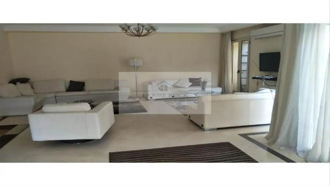 Luxury Property for Sale with Private Garden and Pool