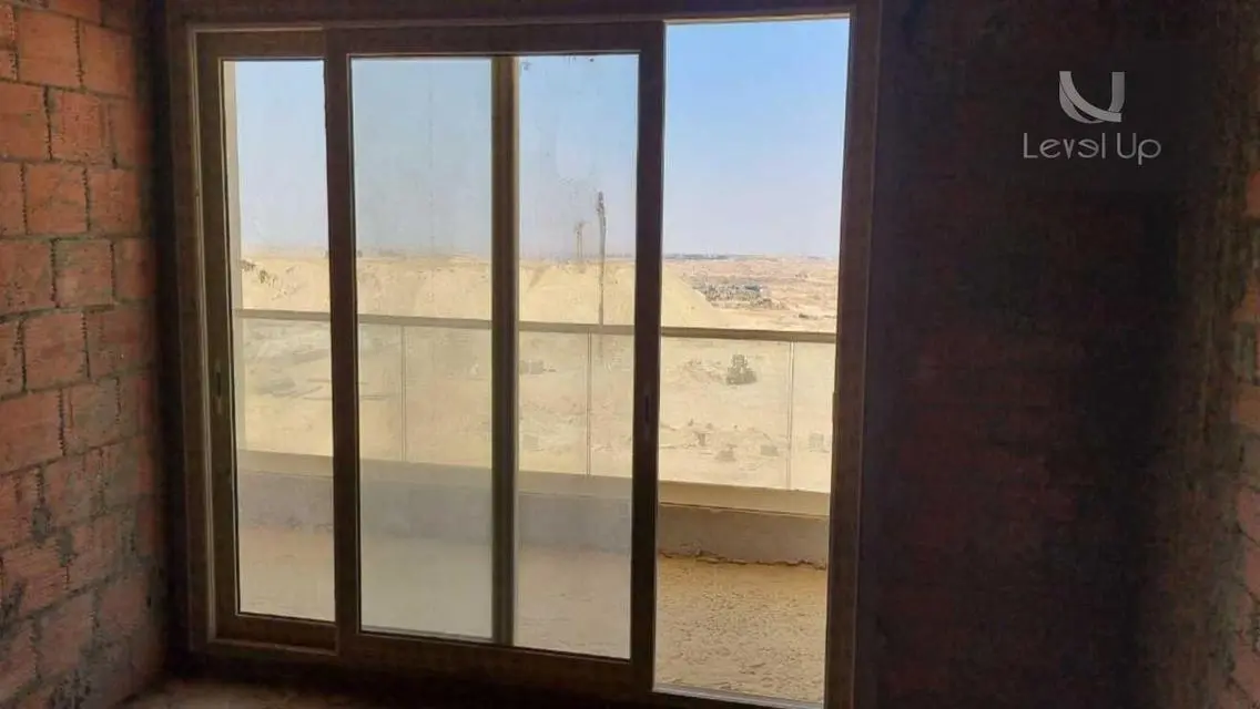 شقة رائعة بمساحة واسعة 8 مليون و600 ألف