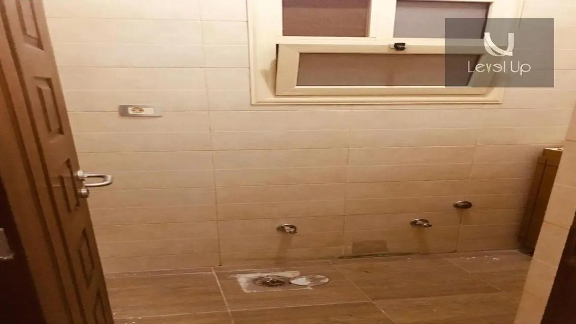 شقة فاخرة بمساحة 310 متر مربع للبيع