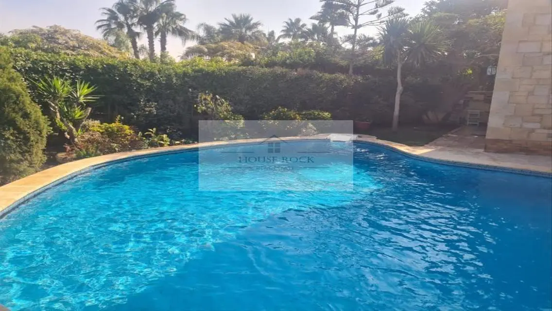 شقة فاخرة 3 غرف نوم مع خدمات مميزة