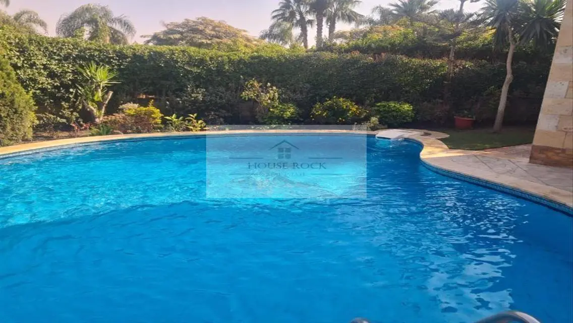 شقة فاخرة 3 غرف نوم مع خدمات مميزة