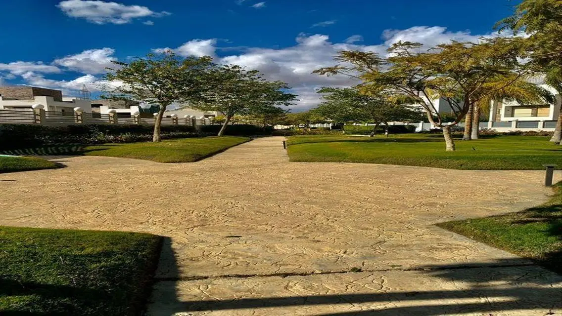 Luxury Apartment in Cleopatra Square, October
