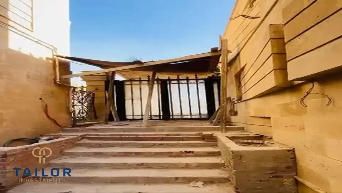 فيلا فاخرة للبيع بمساحة واسعة