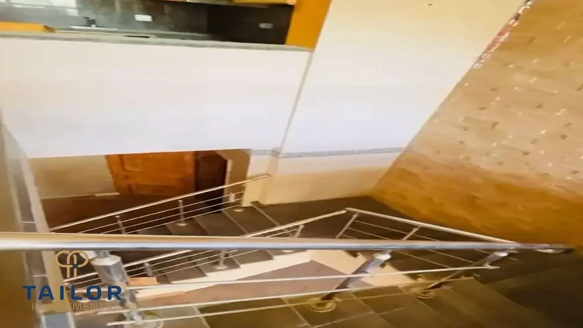 فيلا فاخرة للبيع بمساحة واسعة