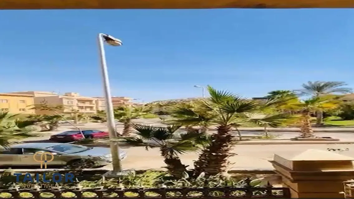 فيلا فاخرة للبيع بمساحة واسعة