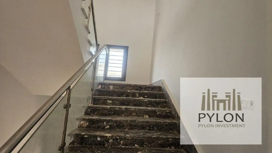 شقة رائعة مع شرفة وحديقة خاصة