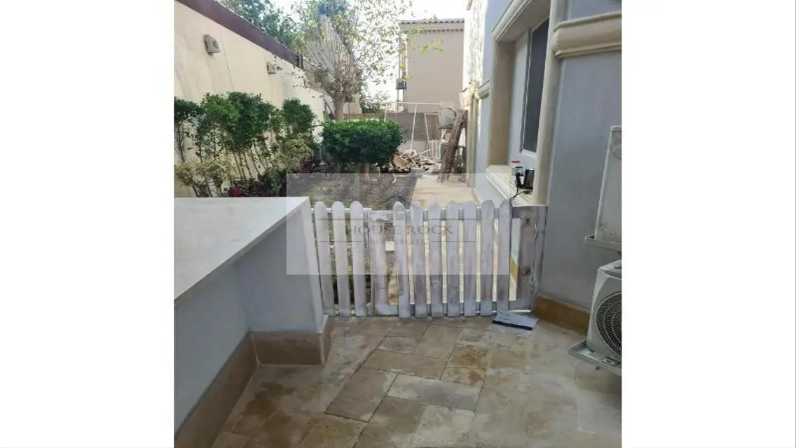 شقة فاخرة للبيع بالقرب من سوق جورميت
