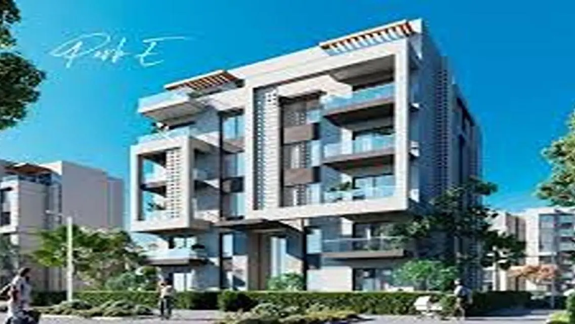 Luxury Apartment Overlooking Lakes in a Prime Location