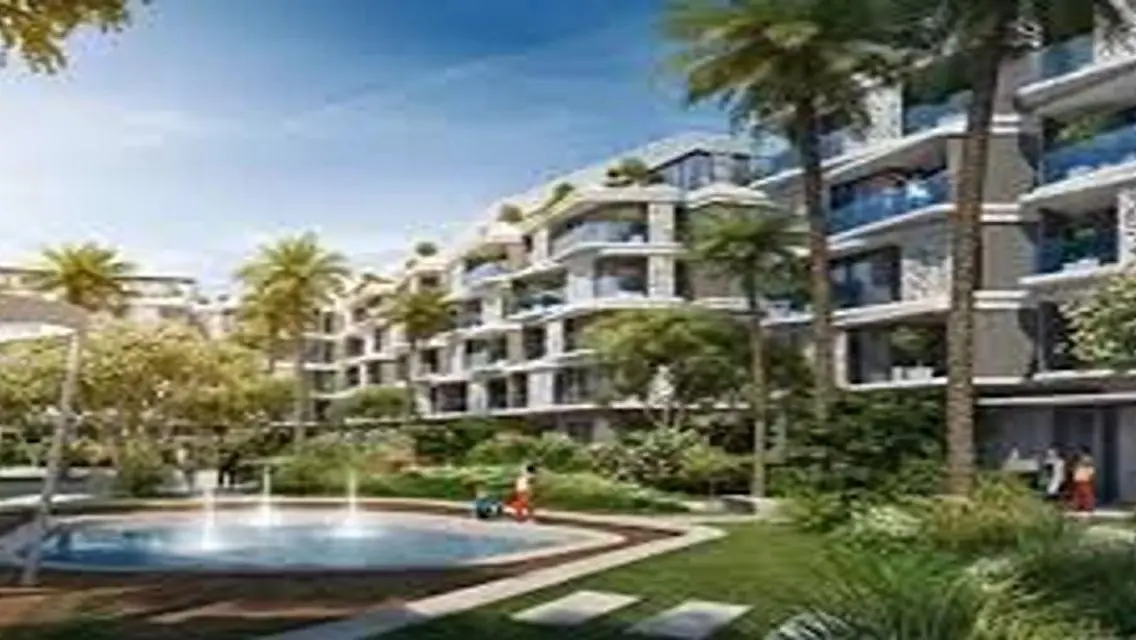 Luxury Apartment Overlooking Lakes in a Prime Location