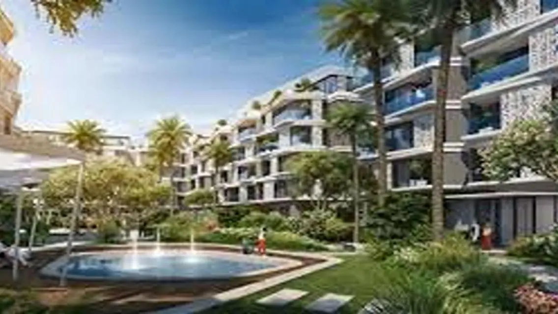 Luxury Apartment Overlooking Lakes in a Prime Location