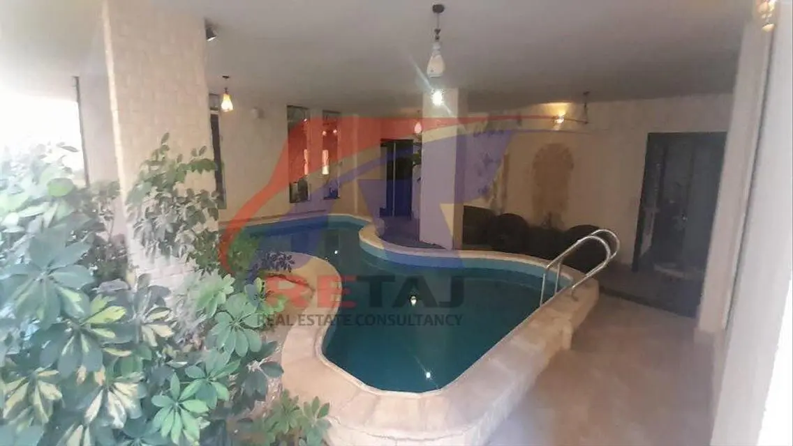 شقة فاخرة بمساحة واسعة في قلب المدينة