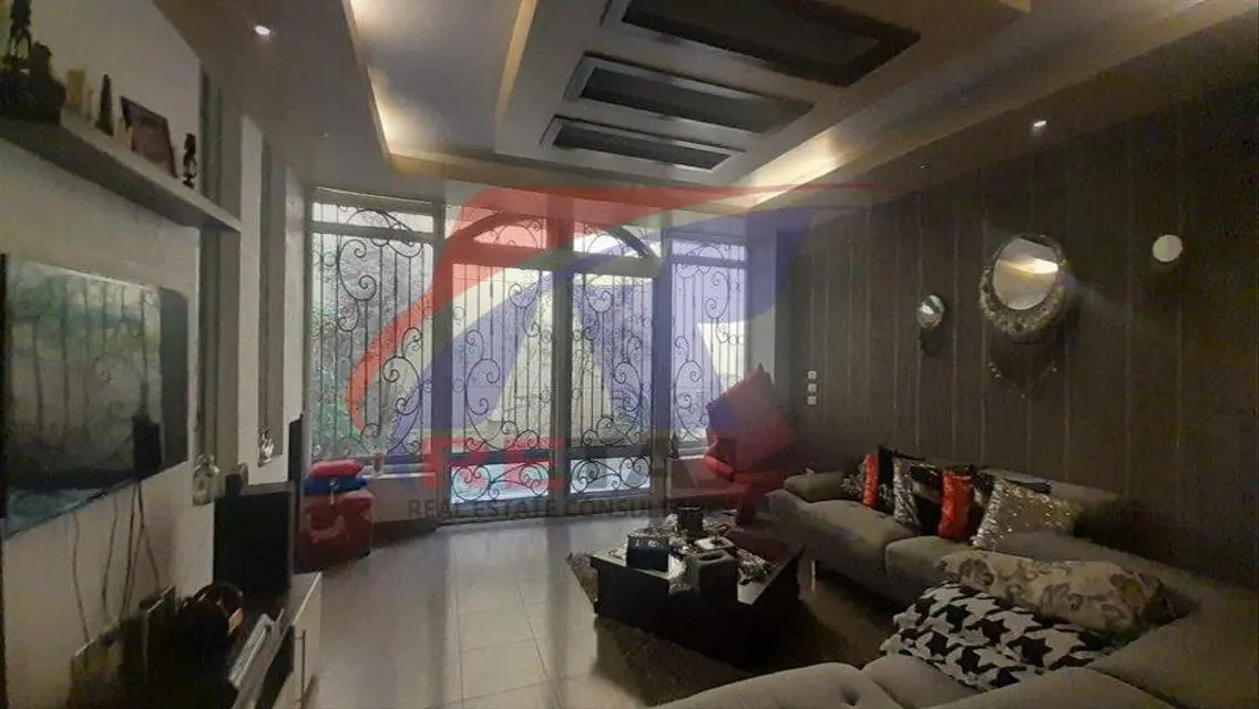 شقة فاخرة بمساحة واسعة في قلب المدينة