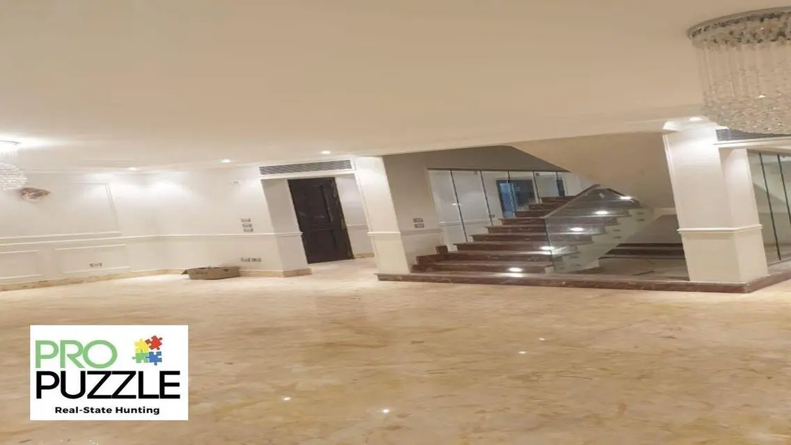 فيلا للإيجار في منطقة CFC بسوبر لوكس