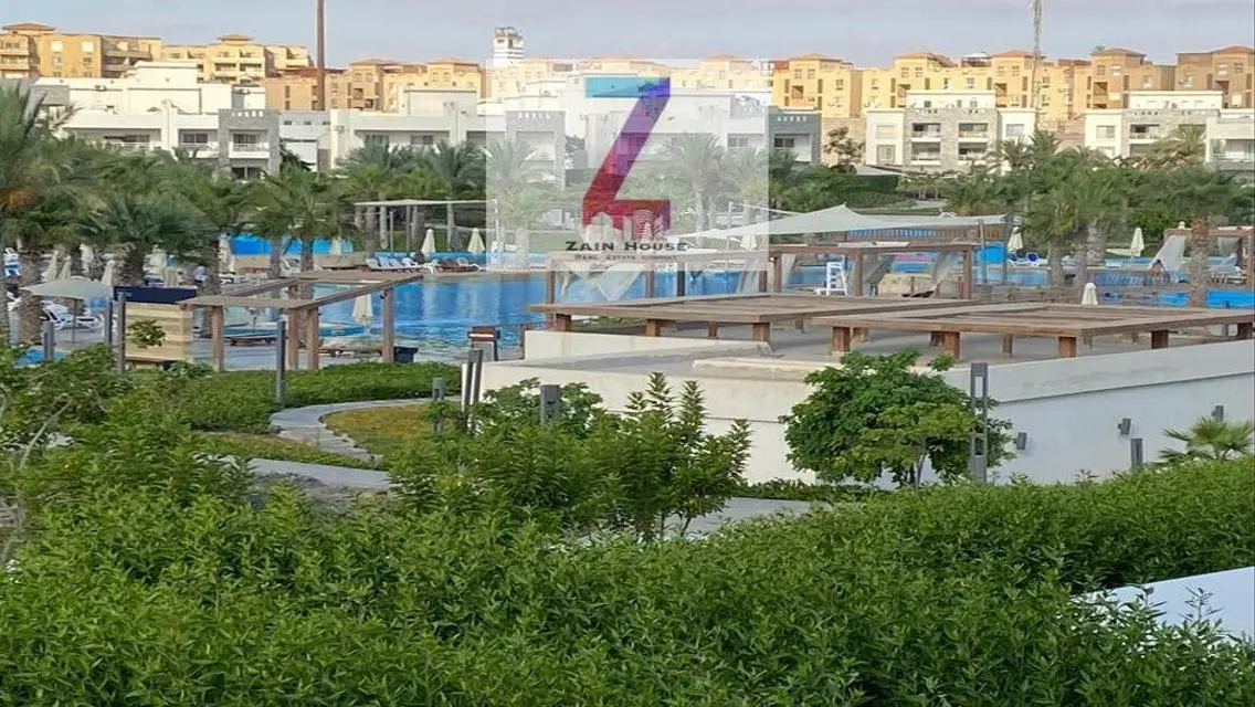 Luxury Apartment for Sale with Stunning Lake View