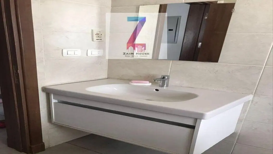 Luxury Apartment for Sale with Stunning Lake View