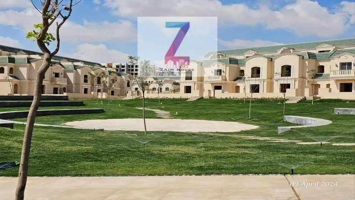 Luxury Apartment with Lake View Balcony - Don’t Miss Out