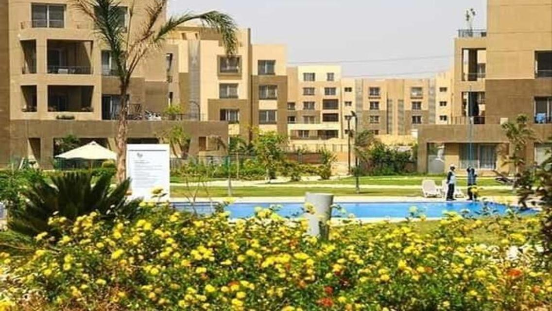 Stunning 5-Room Apartment with Balcony and Beautiful Views