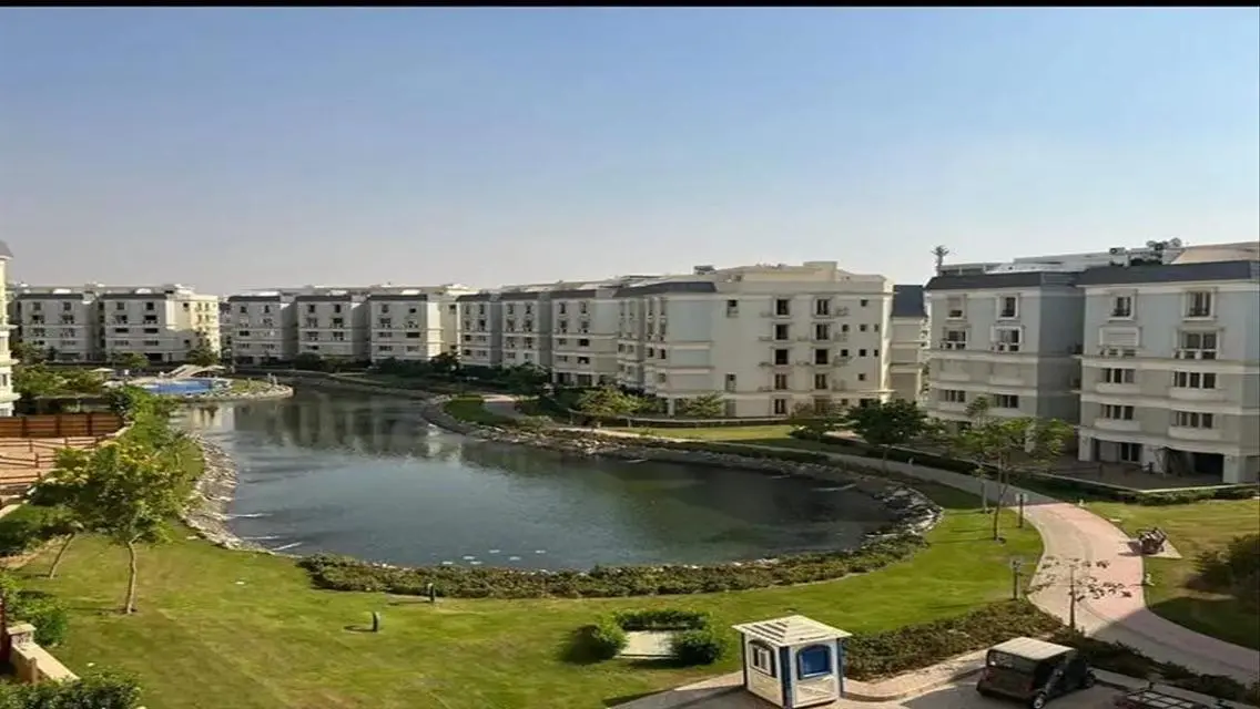 فيلا فاخرة بالإيجار مع كافة المرافق في القاهرة الجديدة