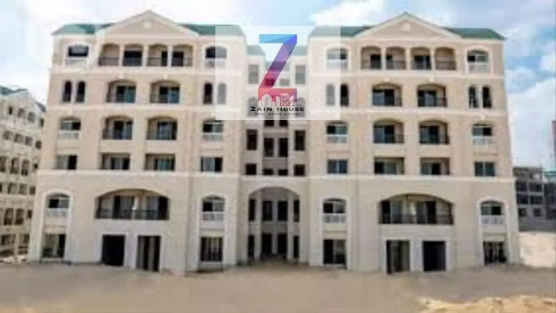 شقة فاخرة مع شرفة للبيع