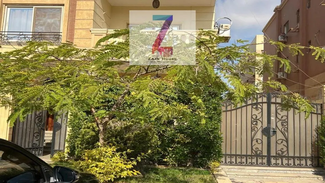 شقة فاخرة بمساحة 350 متر للبيع